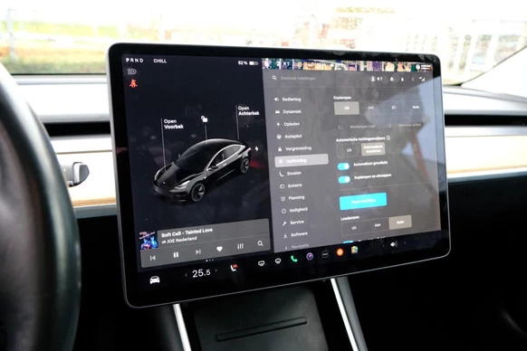 Tesla Model 3 - Afbeelding 18 van 30
