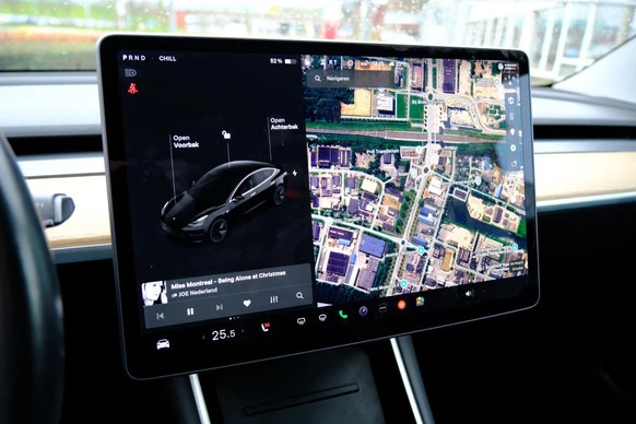 Tesla Model 3 - Afbeelding 25 van 30