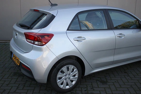 Kia Rio - Afbeelding 11 van 28