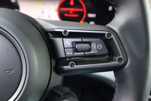 Porsche Taycan - Afbeelding 24 van 30