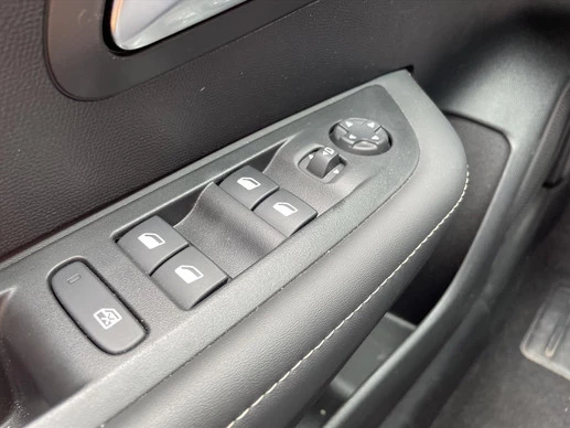 Peugeot 208 - Afbeelding 27 van 30