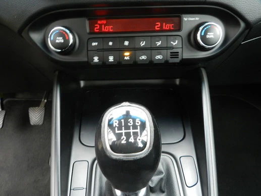 Kia Carens - Afbeelding 24 van 30