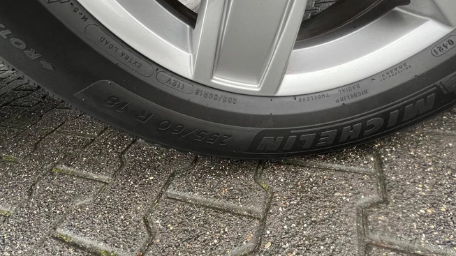 Volkswagen Amarok - Afbeelding 8 van 24