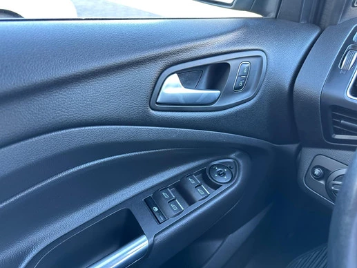 Ford Kuga - Afbeelding 27 van 30