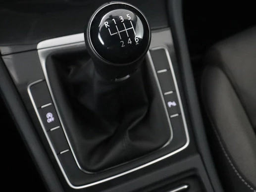 Volkswagen Golf - Afbeelding 18 van 30