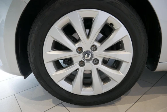 Renault Clio - Afbeelding 27 van 30