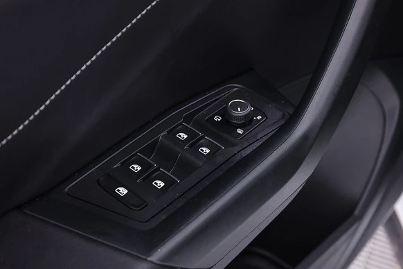 Volkswagen T-Roc - Afbeelding 10 van 30