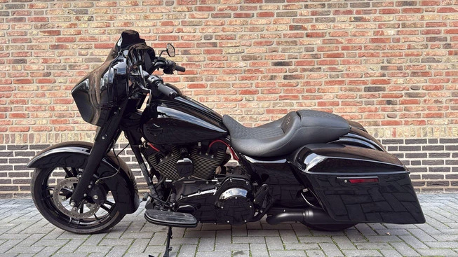 Harley-Davidson Street Glide - Afbeelding 1 van 15