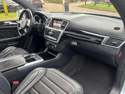 Mercedes-Benz M-Klasse - Afbeelding 9 van 23