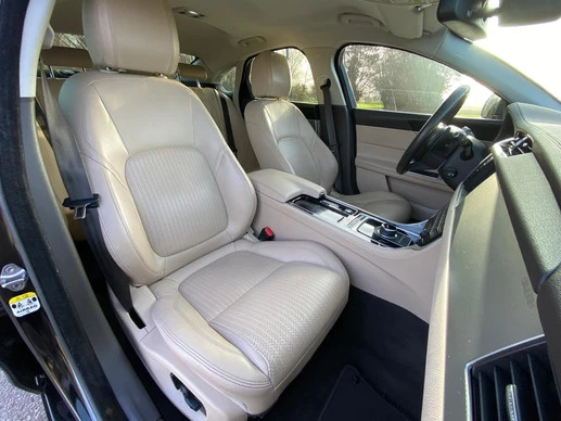 Jaguar XF - Afbeelding 2 van 27