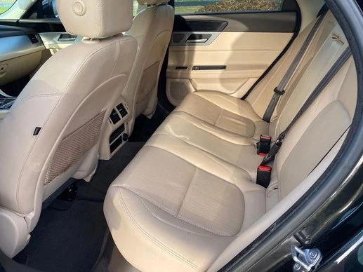 Jaguar XF - Afbeelding 12 van 27