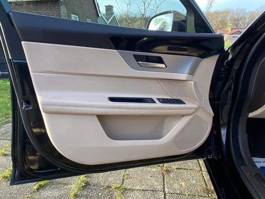Jaguar XF - Afbeelding 22 van 27