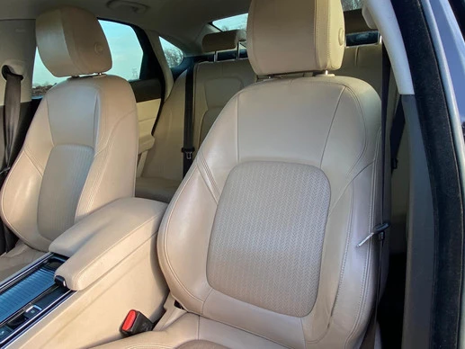 Jaguar XF - Afbeelding 25 van 27