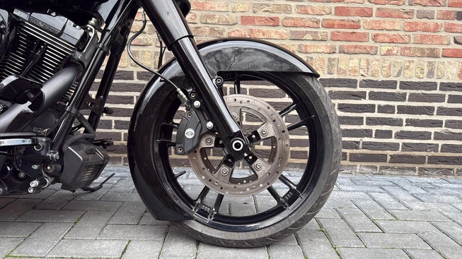 Harley-Davidson Street Glide - Afbeelding 14 van 18
