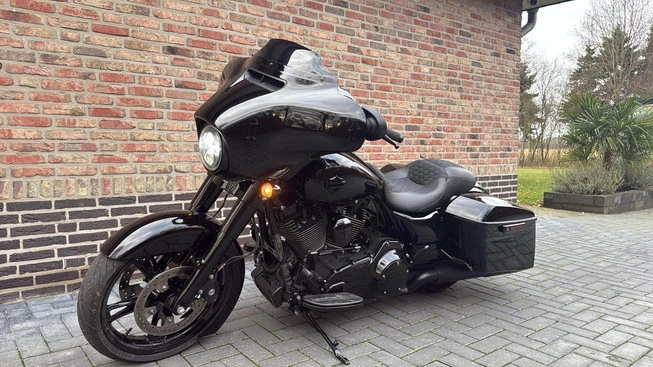 Harley-Davidson Street Glide - Afbeelding 3 van 18