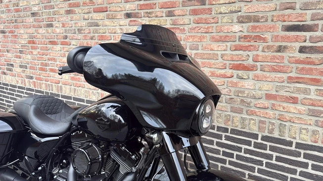 Harley-Davidson Street Glide - Afbeelding 11 van 18