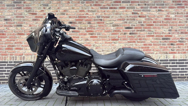 Harley-Davidson Street Glide - Afbeelding 2 van 18