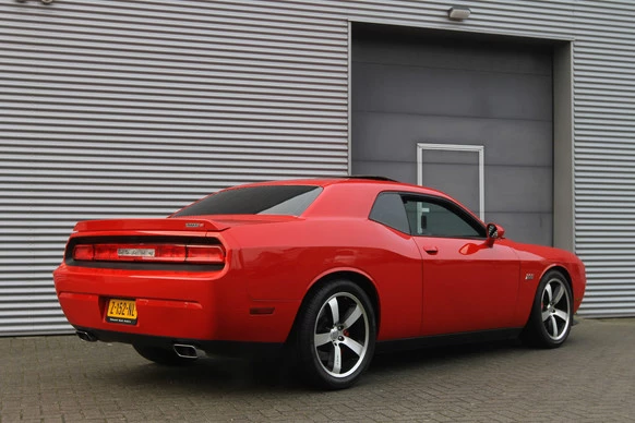 Dodge Challenger - Afbeelding 5 van 19