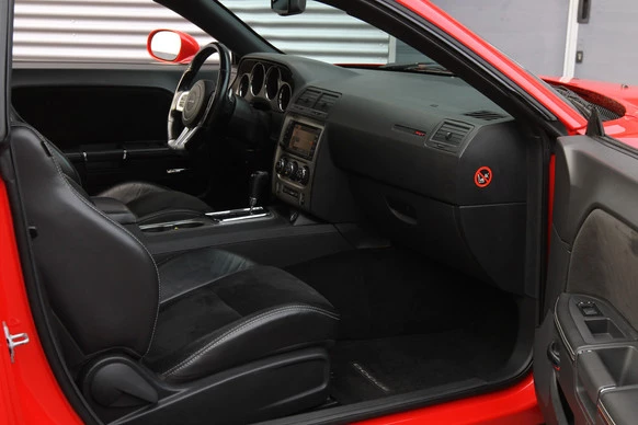 Dodge Challenger - Afbeelding 7 van 19