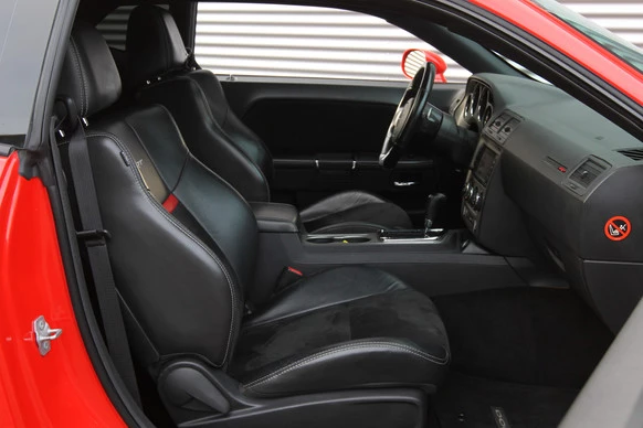 Dodge Challenger - Afbeelding 8 van 19