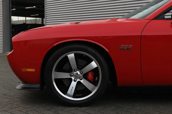 Dodge Challenger - Afbeelding 12 van 19