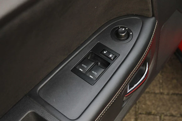 Dodge Challenger - Afbeelding 15 van 19