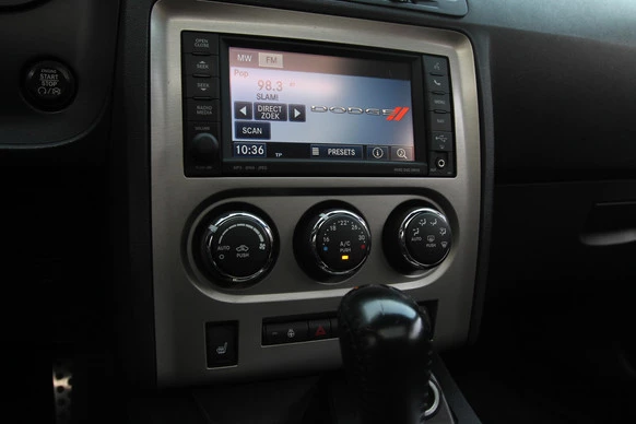 Dodge Challenger - Afbeelding 16 van 19