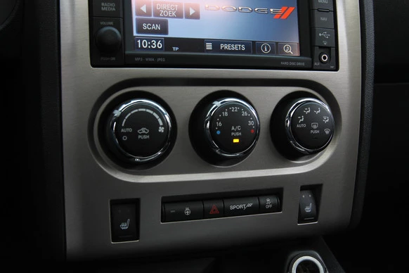 Dodge Challenger - Afbeelding 17 van 19