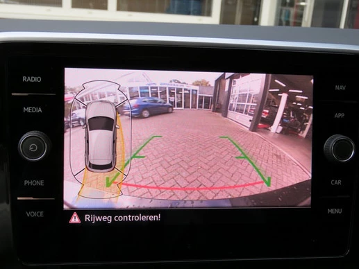 Volkswagen T-Roc - Afbeelding 6 van 30