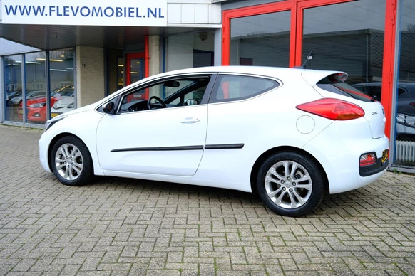Kia ProCeed - Afbeelding 27 van 30