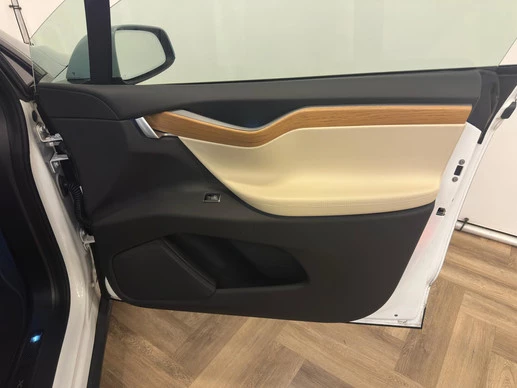 Tesla Model X - Afbeelding 21 van 30