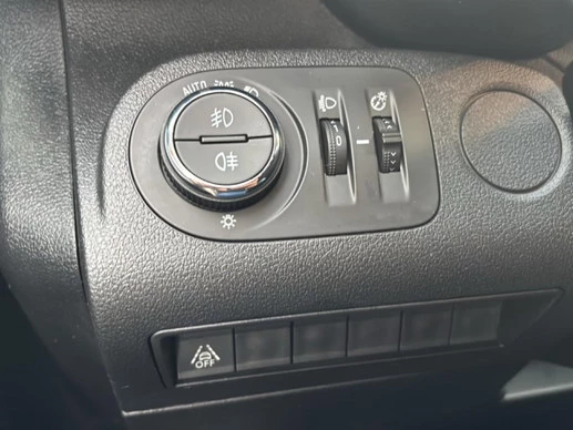 Opel Combo - Afbeelding 13 van 24