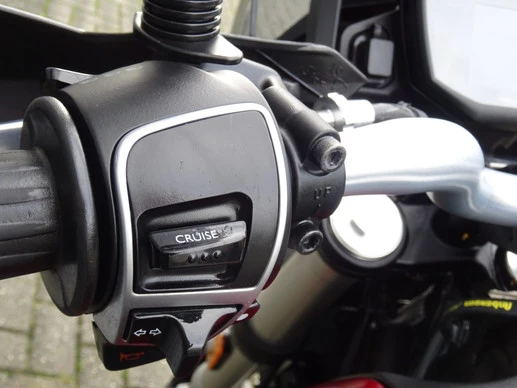 Moto Guzzi V85 - Afbeelding 9 van 16