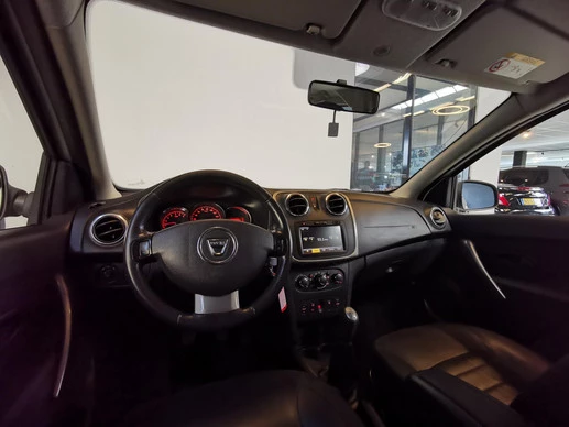 Dacia Logan - Afbeelding 2 van 17