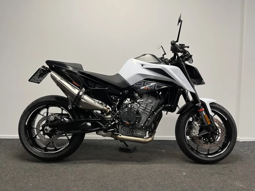 KTM 890 - Afbeelding 1 van 22