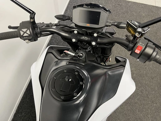 KTM 890 - Afbeelding 9 van 22