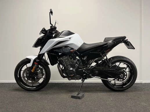 KTM 890 - Afbeelding 13 van 22