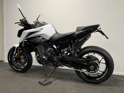 KTM 890 - Afbeelding 15 van 22