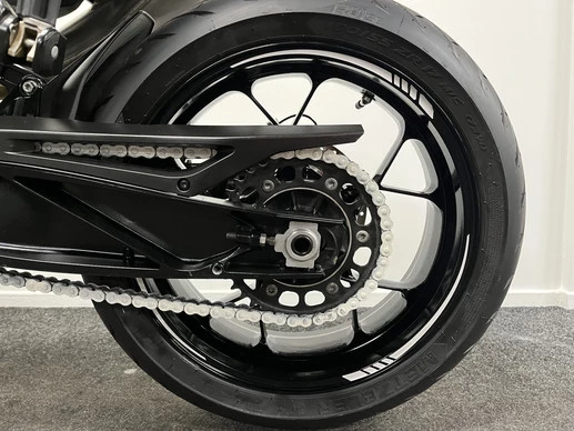 KTM 890 - Afbeelding 18 van 22