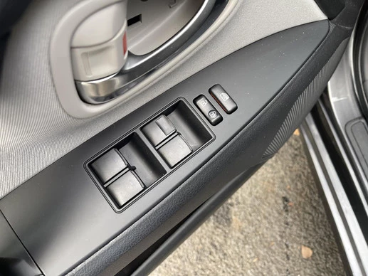 Toyota Avensis - Afbeelding 27 van 30