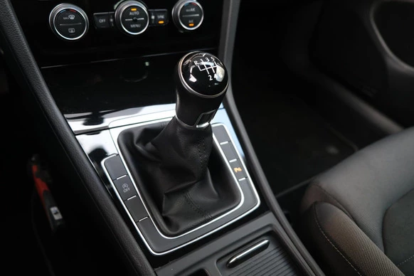 Volkswagen Golf - Afbeelding 24 van 28