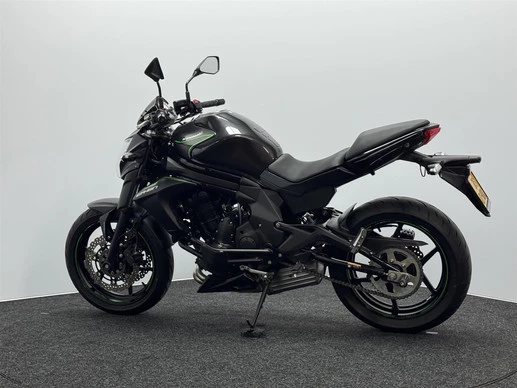 Kawasaki ER6-N - Afbeelding 10 van 17