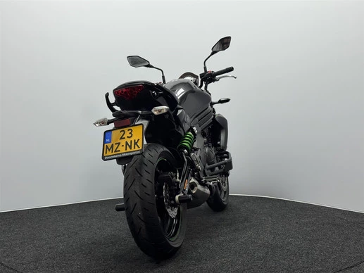 Kawasaki ER6-N - Afbeelding 14 van 17