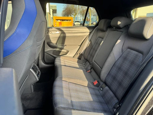 Volkswagen Golf - Afbeelding 12 van 30