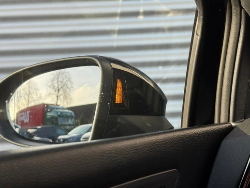 Volkswagen Golf - Afbeelding 17 van 30