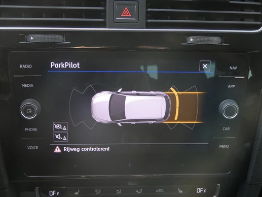 Volkswagen Golf - Afbeelding 17 van 24