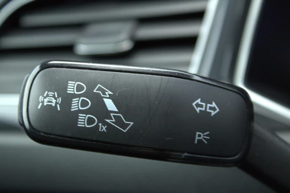 Volkswagen T-Roc - Afbeelding 25 van 30