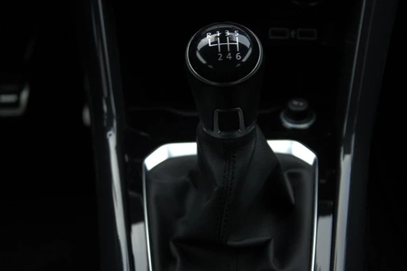 Volkswagen T-Roc - Afbeelding 29 van 30