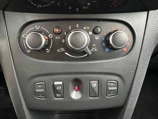 Dacia Logan - Afbeelding 16 van 30