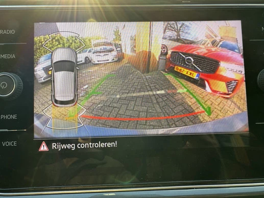 Volkswagen T-Roc - Afbeelding 26 van 30